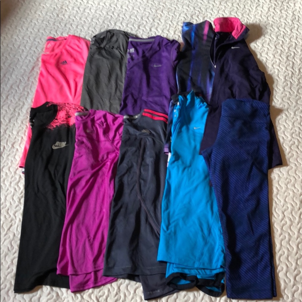 Women’s athletic clothes
